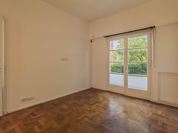 4 ambientes con balcón en Flores Norte/ Villa Gral. Mitre