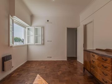 4 ambientes con balcón en Flores Norte/ Villa Gral. Mitre