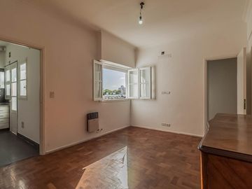 4 ambientes con balcón en Flores Norte/ Villa Gral. Mitre