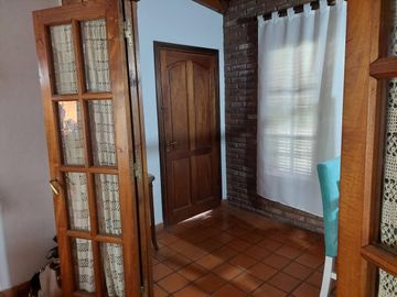 ALQUILER Casa  5 AMBIENTES   Centro de Lujan