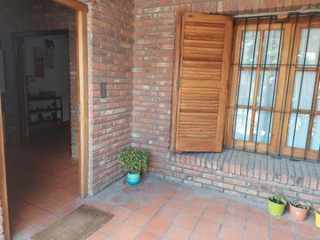 ALQUILER Casa  5 AMBIENTES   Centro de Lujan