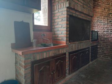 ALQUILER Casa  5 AMBIENTES   Centro de Lujan