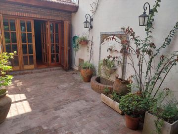 ALQUILER Casa  5 AMBIENTES   Centro de Lujan