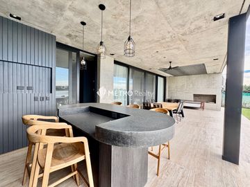 Casa Amoblada en Alquiler  con 4 habitaciones a la Laguna en Barbarita Tigre