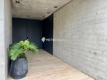Casa Amoblada en Alquiler  con 4 habitaciones a la Laguna en Barbarita Tigre