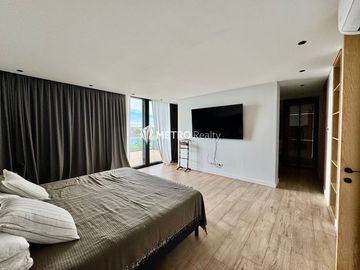 Casa Amoblada en Alquiler  con 4 habitaciones a la Laguna en Barbarita Tigre