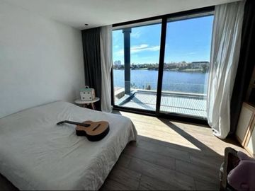 Casa en Alquiler  con 4 habitaciones a la Laguna en Barbarita Tigre