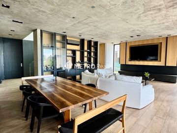 Casa Amoblada en Alquiler  con 4 habitaciones a la Laguna en Barbarita Tigre