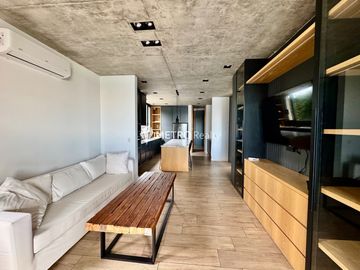 Casa Amoblada en Alquiler  con 4 habitaciones a la Laguna en Barbarita Tigre
