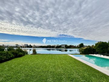 Casa Amoblada en Alquiler  con 4 habitaciones a la Laguna en Barbarita Tigre