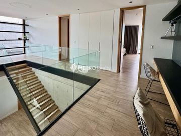 Casa Amoblada en Alquiler  con 4 habitaciones a la Laguna en Barbarita Tigre