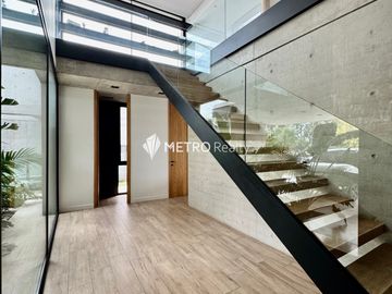 Casa Amoblada en Alquiler  con 4 habitaciones a la Laguna en Barbarita Tigre
