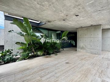Casa Amoblada en Alquiler  con 4 habitaciones a la Laguna en Barbarita Tigre