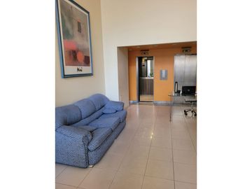 Departamento 5 Ambientes en Venta en Morón centro.