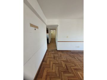 Departamento 5 Ambientes en Venta en Morón centro.