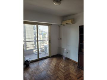 Departamento 5 Ambientes en Venta en Morón centro.
