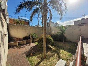Departamento 5 Ambientes en Venta en Morón centro.