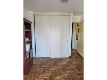 Departamento 5 Ambientes en Venta en Morón centro.