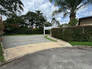 Venta Casa Campestre en la vía Armenia a Tebaida Quindio COD: 8620282