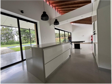 Venta Casa Campestre en la vía Armenia a Tebaida Quindio COD: 8620282