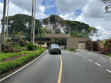 Venta Casa Campestre en la vía Armenia a Tebaida Quindio COD: 8620282