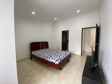 Vendo Casa Externa En Barrio La Flora.