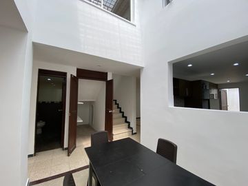 Vendo Casa Externa En Barrio La Flora.