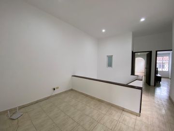 Vendo Casa Externa En Barrio La Flora.