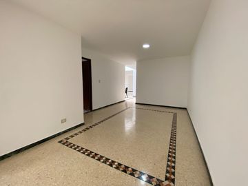 Vendo Casa Externa En Barrio La Flora.