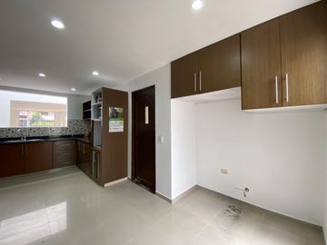 Vendo Casa Externa En Barrio La Flora.