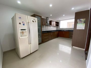Vendo Casa Externa En Barrio La Flora.