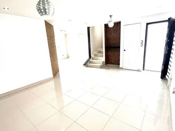 Casa en venta en Cerradas de Anáhuac, Sector Contemporáneo