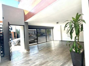 Casa en venta en Cerradas de Anáhuac, Sector Contemporáneo