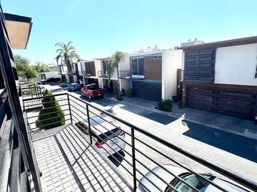 Casa en venta en Cerradas de Anáhuac, Sector Contemporáneo