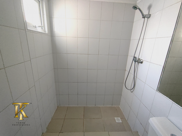 Casa nueva en venta, a pasos de la autopista.