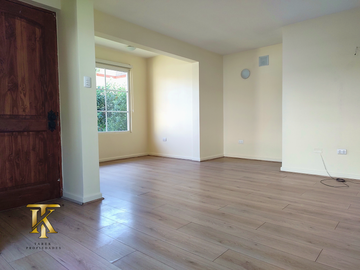 Casa nueva en venta, a pasos de la autopista.