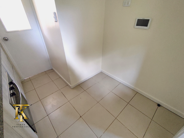 Casa nueva en venta, a pasos de la autopista.