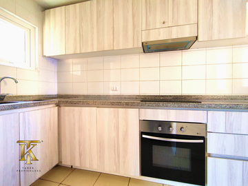 Casa nueva en venta, a pasos de la autopista.