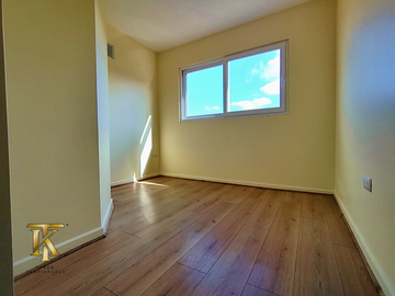 Casa nueva en venta, a pasos de la autopista.