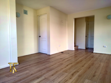 Casa nueva en venta, a pasos de la autopista.