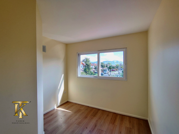 Casa nueva en venta, a pasos de la autopista.