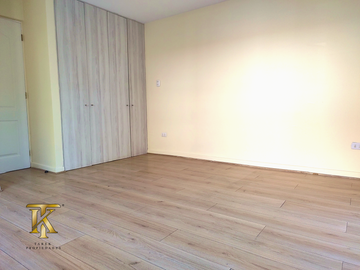 Casa nueva en venta, a pasos de la autopista.