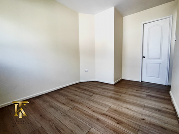 Casa nueva en venta, a pasos de la autopista.