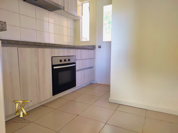 Casa nueva en venta, a pasos de la autopista.