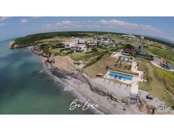 VENDO APARTAMENTO DE PLAYA EN CASAMAR, PH PERLAMAR (P)