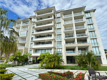 VENDO APARTAMENTO DE PLAYA EN CASAMAR, PH PERLAMAR (P)