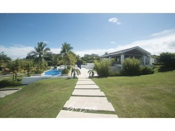 VENDO APARTAMENTO DE PLAYA EN CASAMAR, PH PERLAMAR (P)