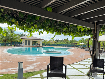 VENDO APARTAMENTO DE PLAYA EN CASAMAR, PH PERLAMAR (P)