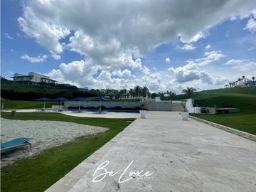VENDO APARTAMENTO DE PLAYA EN CASAMAR, PH PERLAMAR (P)