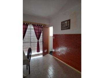 DEPARTAMENTO UN AMBIENTE 1/2  PLAZA MITRE.